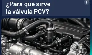 Detalle de la válvula PCV en un motor de coche, esencial para el control de gases.