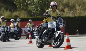 Motociclista en curso de práctica. ¡Sí, puedo sacarme el A2 sin tener el A1!