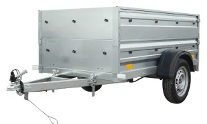 Remolque metálico de caja cerrada, ideal para transporte ligero. Documentación remolque menos 750 kg.