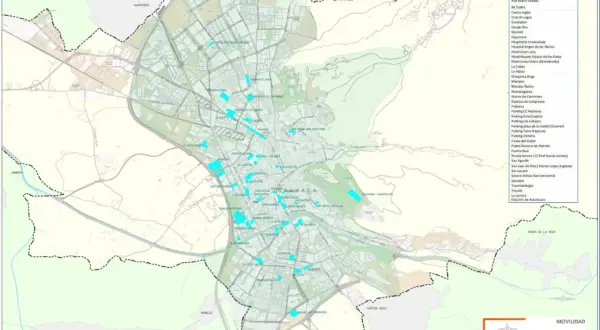 Mapa de Granada que muestra la zona de bajas emisiones (ZBE) y los aparcamientos adheridos a ella.