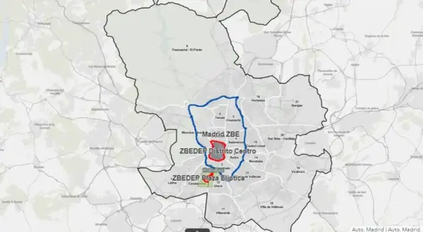 Mapa de Madrid con zonas ZBE y ZBEDEP. Rutas de carga y descarga marcadas en azul y rojo.