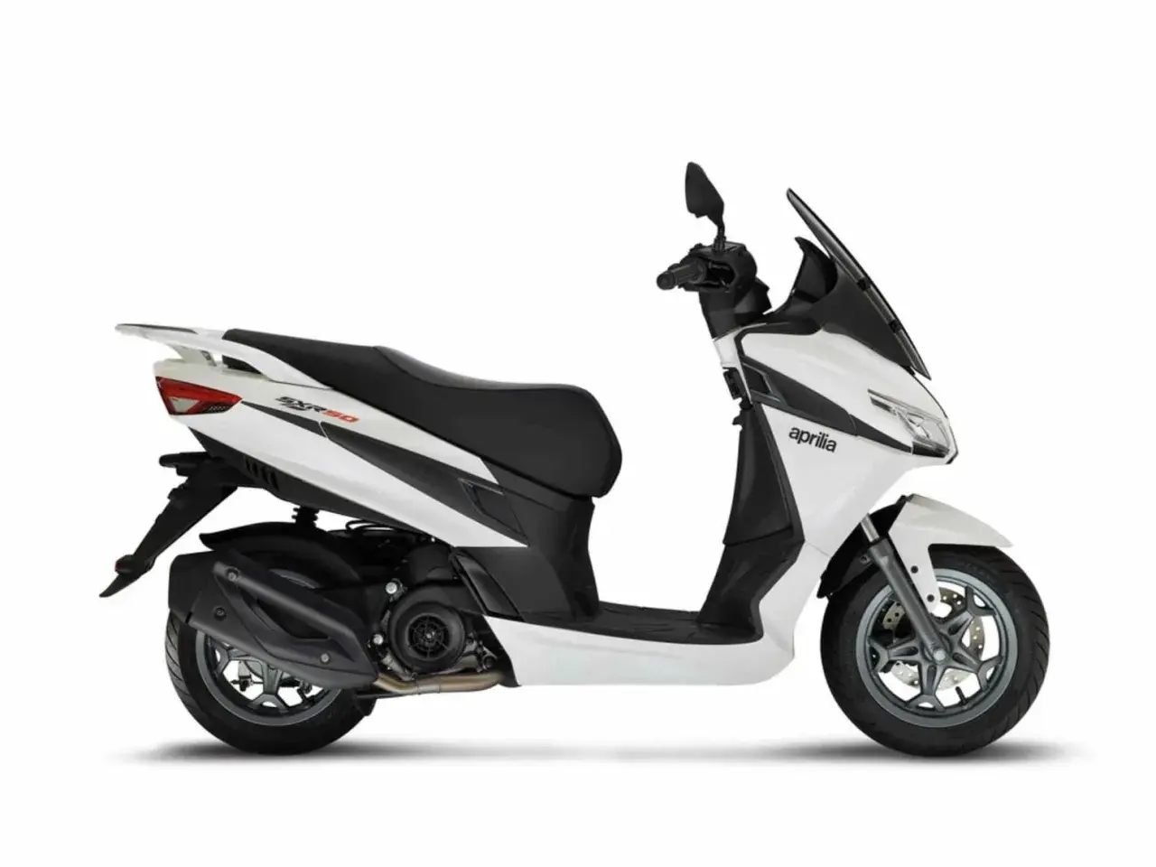 Scooter Aprilia SXR 50 blanco y negro. Con el permiso B puedo conducir un ciclomotor como este para moverme por la ciudad.