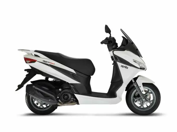 Scooter Aprilia SXR 50 blanco y negro. Con el permiso B puedo conducir un ciclomotor como este para moverme por la ciudad.